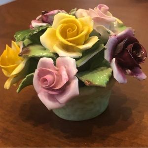 Denton Bone China  attached Arrangement 💐